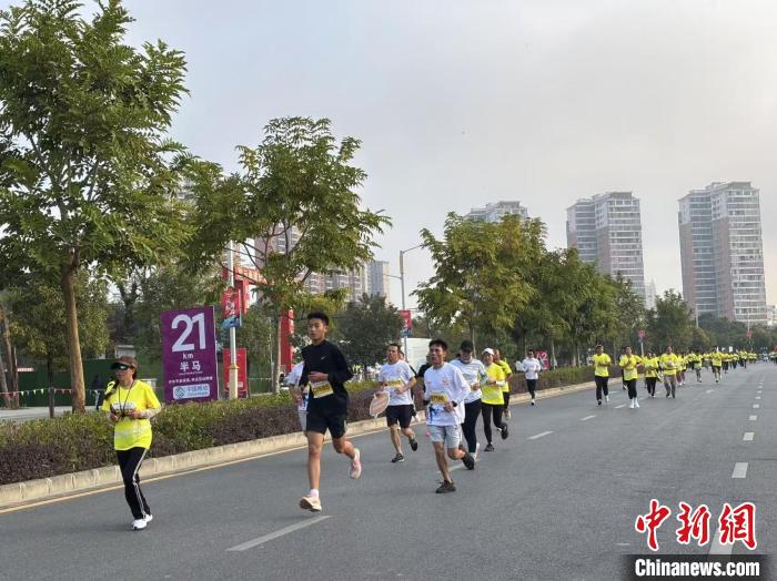 2024中缅跨国马拉松赛圆满落幕 9029跑者共绘两国