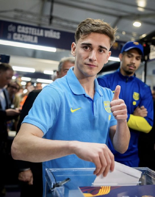 巴萨更衣室风波：奥尔莫发起运动 丰特言论引争