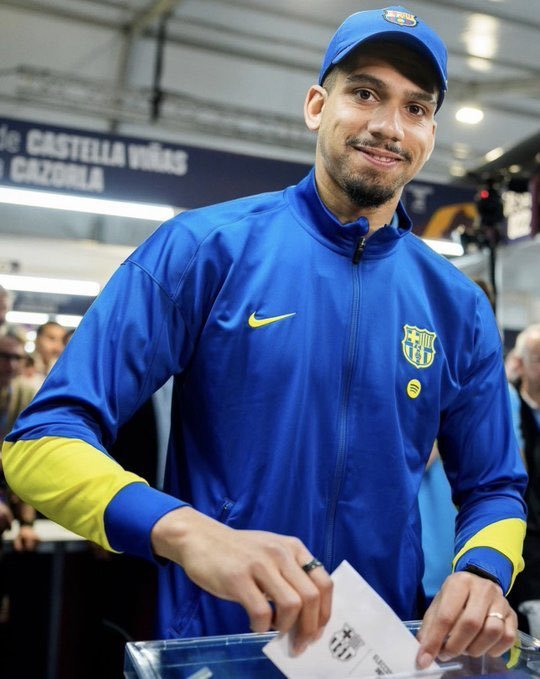 巴萨更衣室风波：奥尔莫发起运动 丰特言论引争