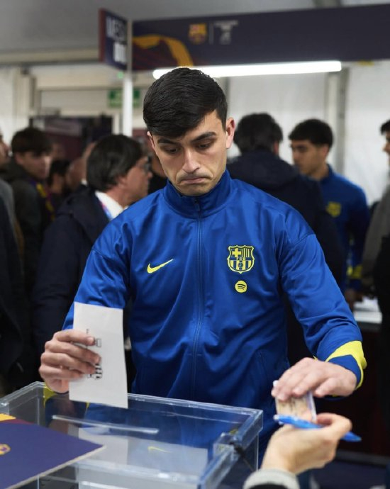 巴萨更衣室风波：奥尔莫发起运动 丰特言论引争