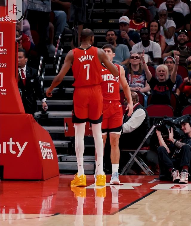 火箭终结老鹰11连胜 谢泼德爆发砍14+4+4+4三分