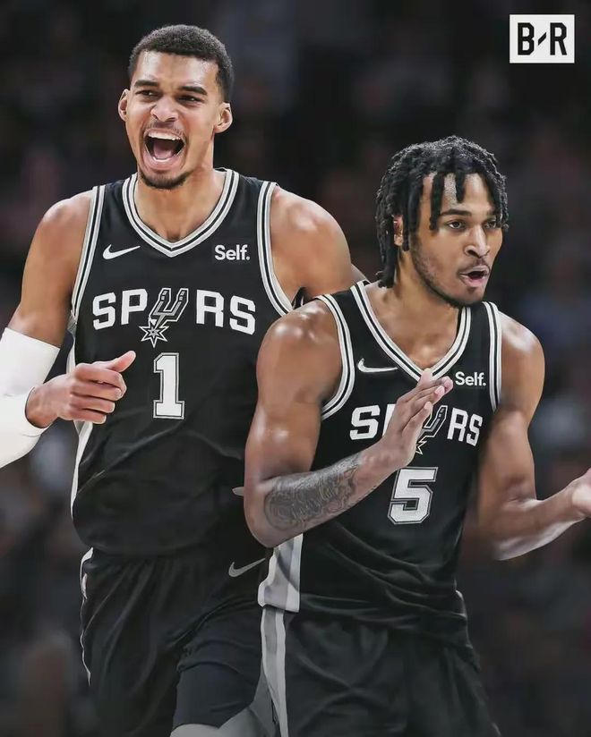 斯蒂芬·卡斯尔爆发21+8+10助攻，文班亚马40+15