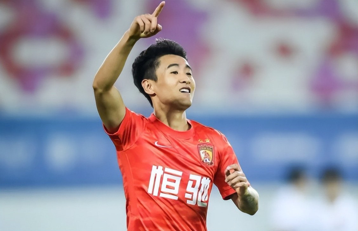 韦世豪成蓉城核心留洋引热议 本土前锋留洋风波