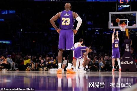 雷迪克战术失误致湖人季后赛崩盘 火箭逆转关键